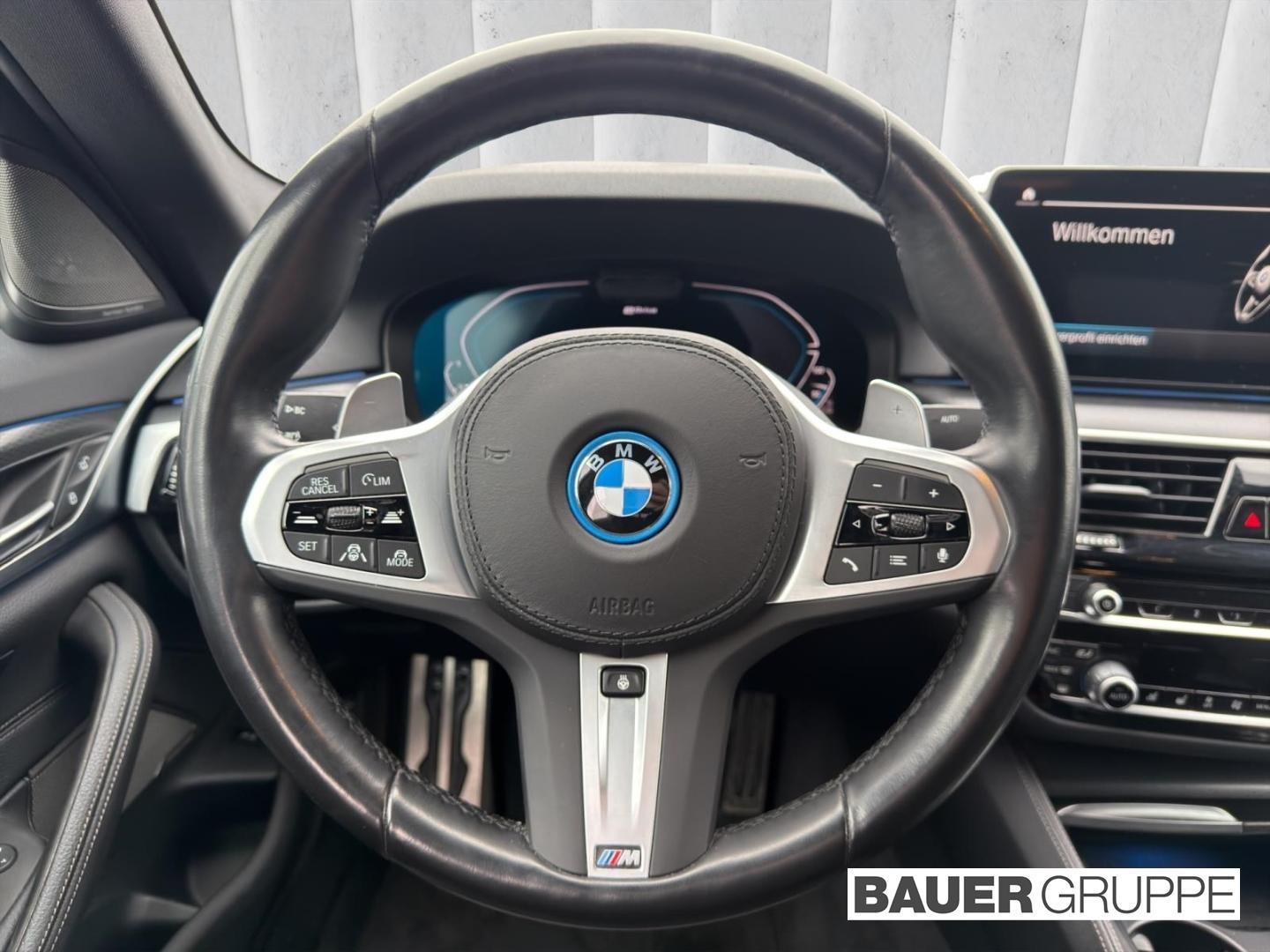 BMW 545 545e M-Sport Sedan xDrive
