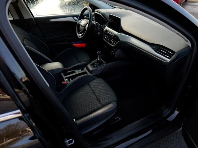 Ford Focus Cool & Connect