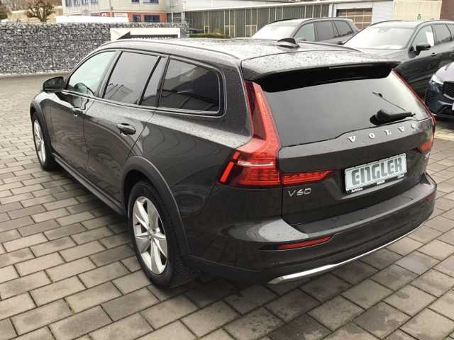 Volvo V60 Cross Country AWD Plus