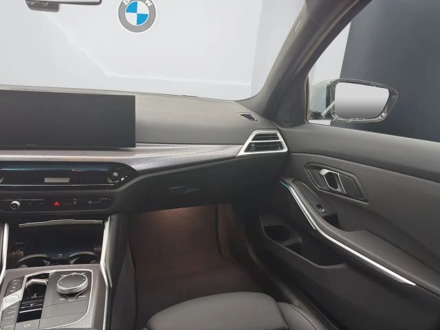 BMW 330 330e Touring xDrive