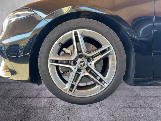 Mercedes-Benz A 220 4MATIC AMG Line Premium