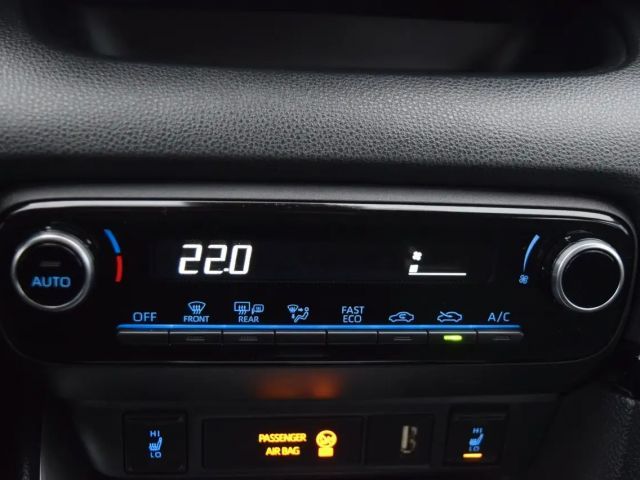 Toyota Yaris Club Hatchback