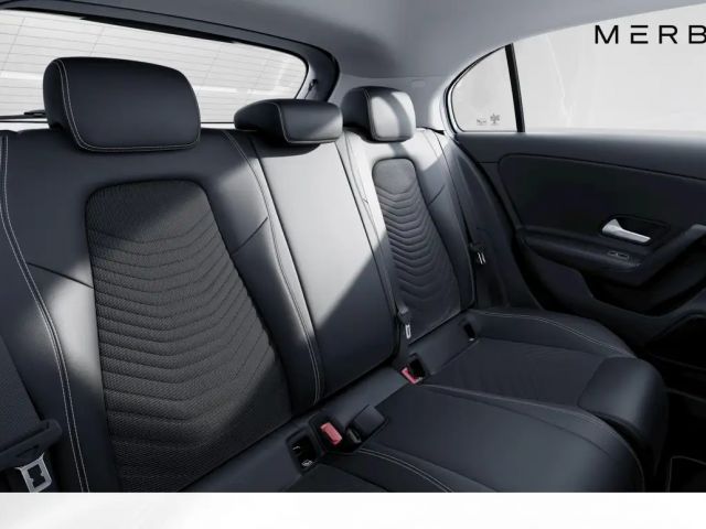 Mercedes-Benz A 180 A 180 d