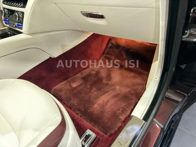 Rolls-Royce Spectre TWO-TONE,STARLIGHT DOORS,BESPOKE,UVP 530