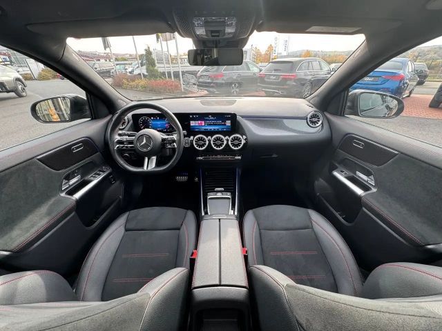 Mercedes-Benz GLA 200 AMG Line