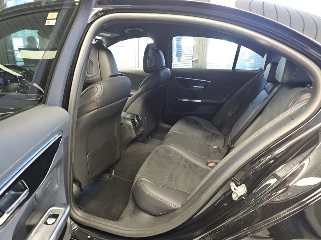 Mercedes-Benz C 200 AMG Line Sedan