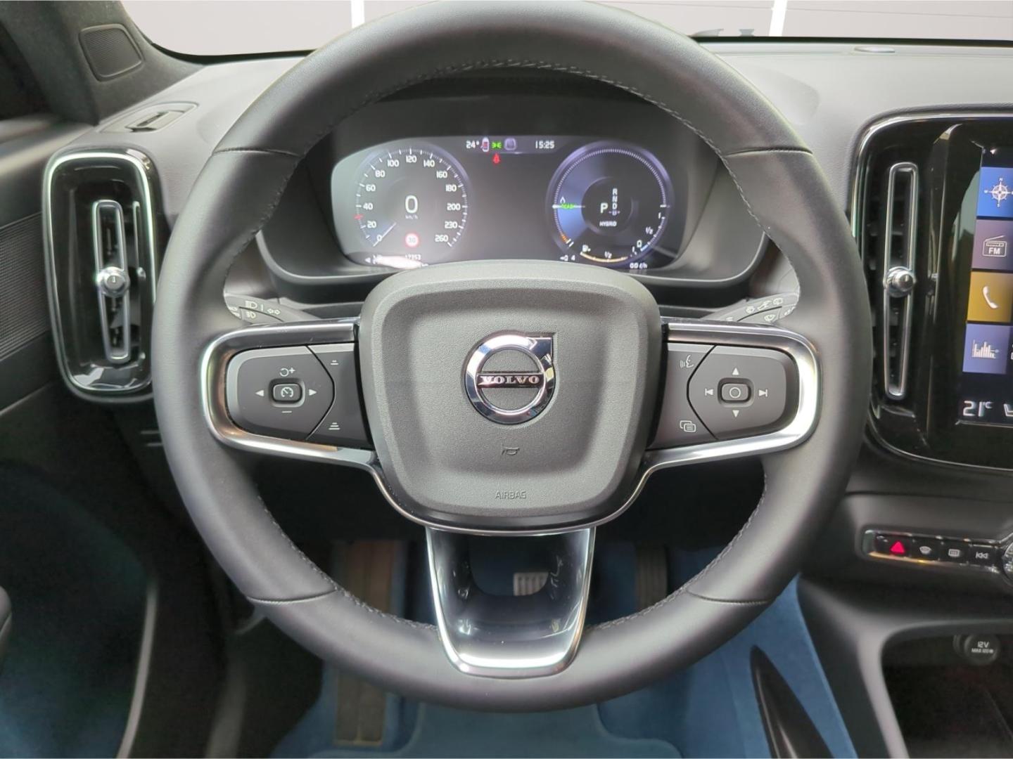 Volvo XC40 Core Recharge T4