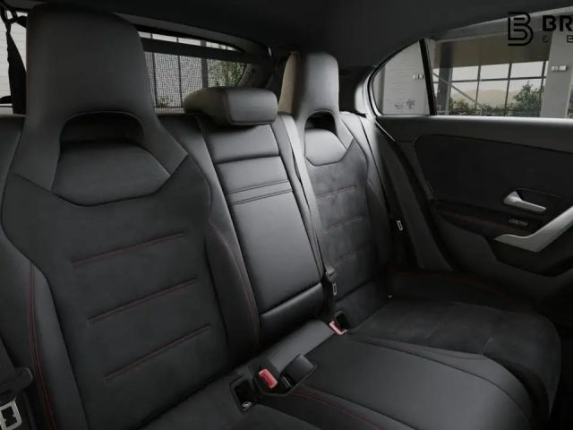 Mercedes-Benz A 220 4MATIC AMG Line