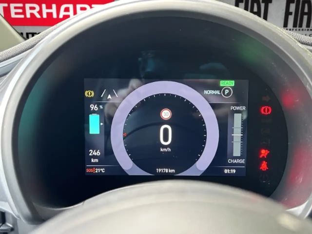 Fiat 500e 42kWh/Tempomat/Rückfahrkamera/Keyless-Entry