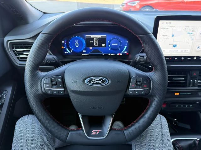 Ford Focus EcoBoost ST Line