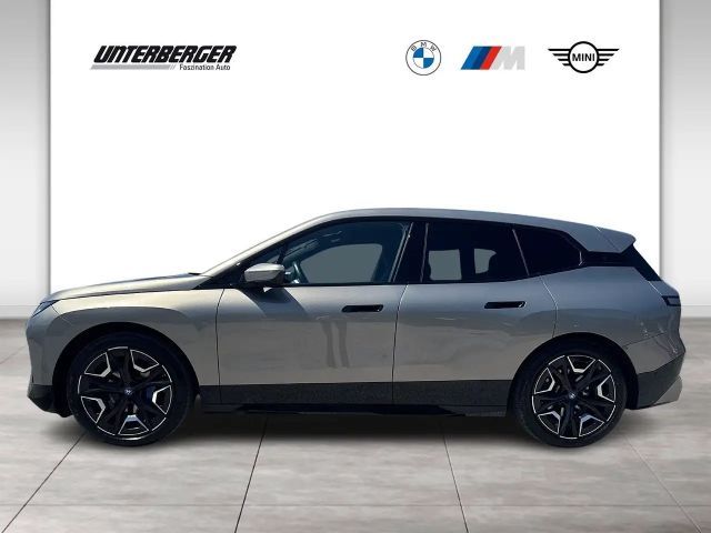 BMW iX xDrive40