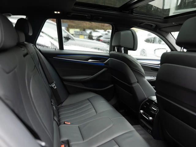 BMW 520 520d M-Sport Touring xDrive