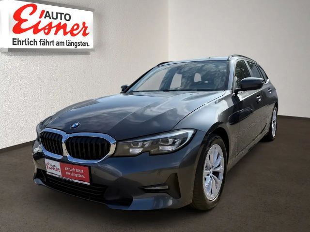 BMW 320 320d Touring xDrive