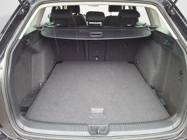 Volkswagen Golf 1.0 TSI Life Variant