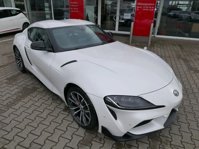 Toyota Supra Dynamic