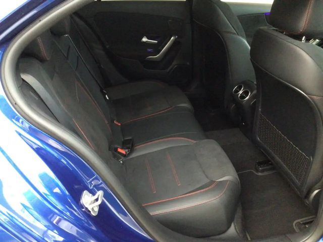 Mercedes-Benz A 250 4MATIC AMG Line Premium
