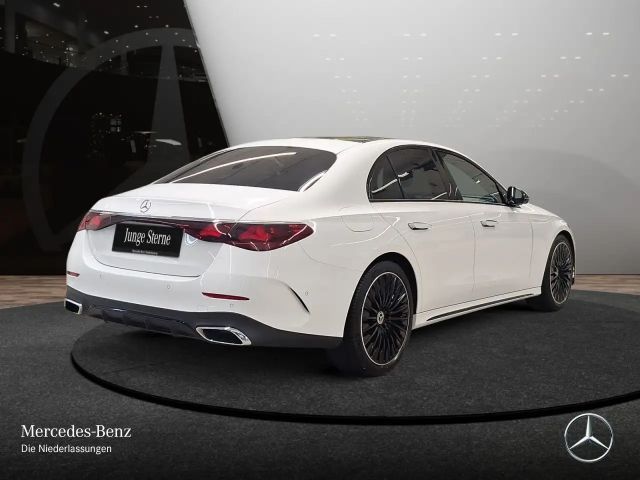 Mercedes-Benz E 220 AMG Line E 220 d Sedan