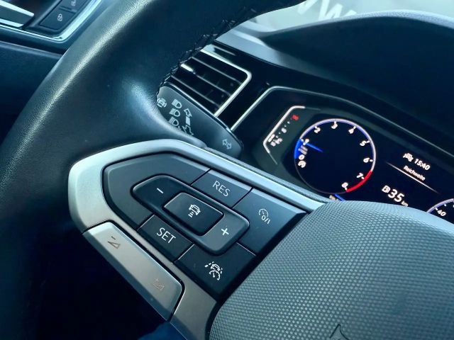 Volkswagen Taigo Life R-Line