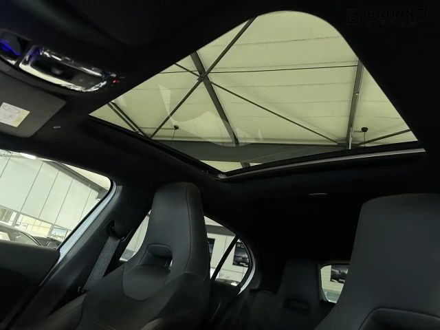 Mercedes-Benz A 220 A 220 d