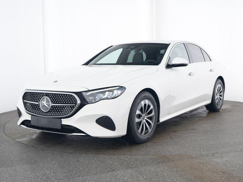 Mercedes-Benz E 200 AVANTGARDE Sedan