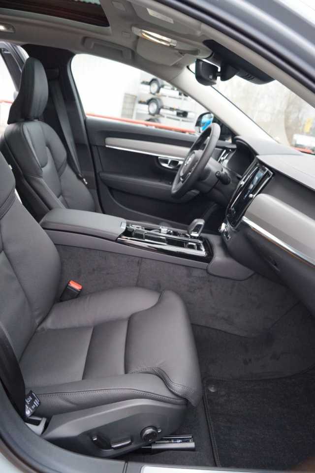 Volvo V90 AWD Dark Plus T6