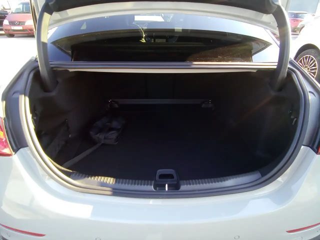 Mercedes-Benz C 200 AMG Line C 200 d Sedan