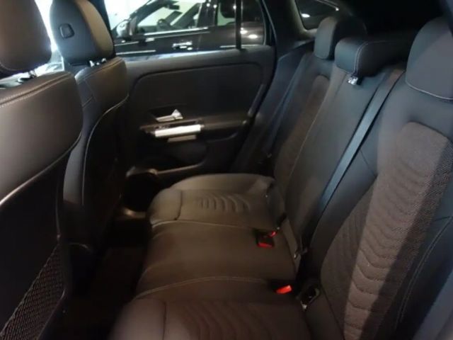 Mercedes-Benz GLA 180 Progressive