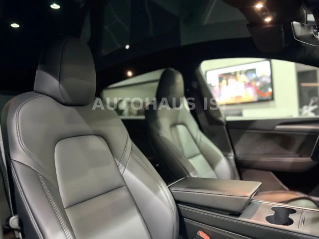 Tesla Model Y AWD Dual Motor Performance