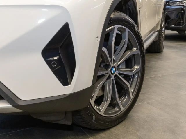 BMW X3 xDrive30i
