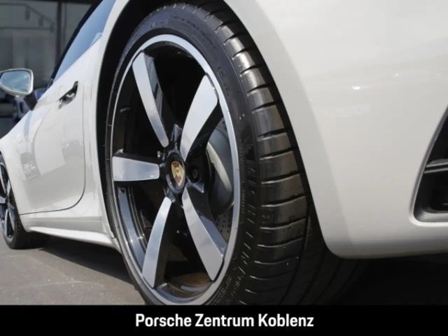 Porsche 992 4 Coupé Targa