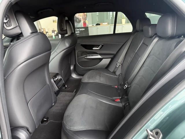 Mercedes-Benz E 300 AMG Line E 300 e