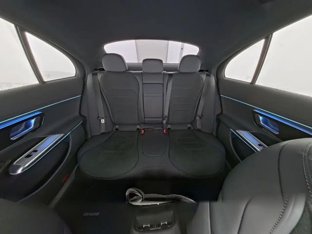 Mercedes-Benz E 220 E 220 d Sedan