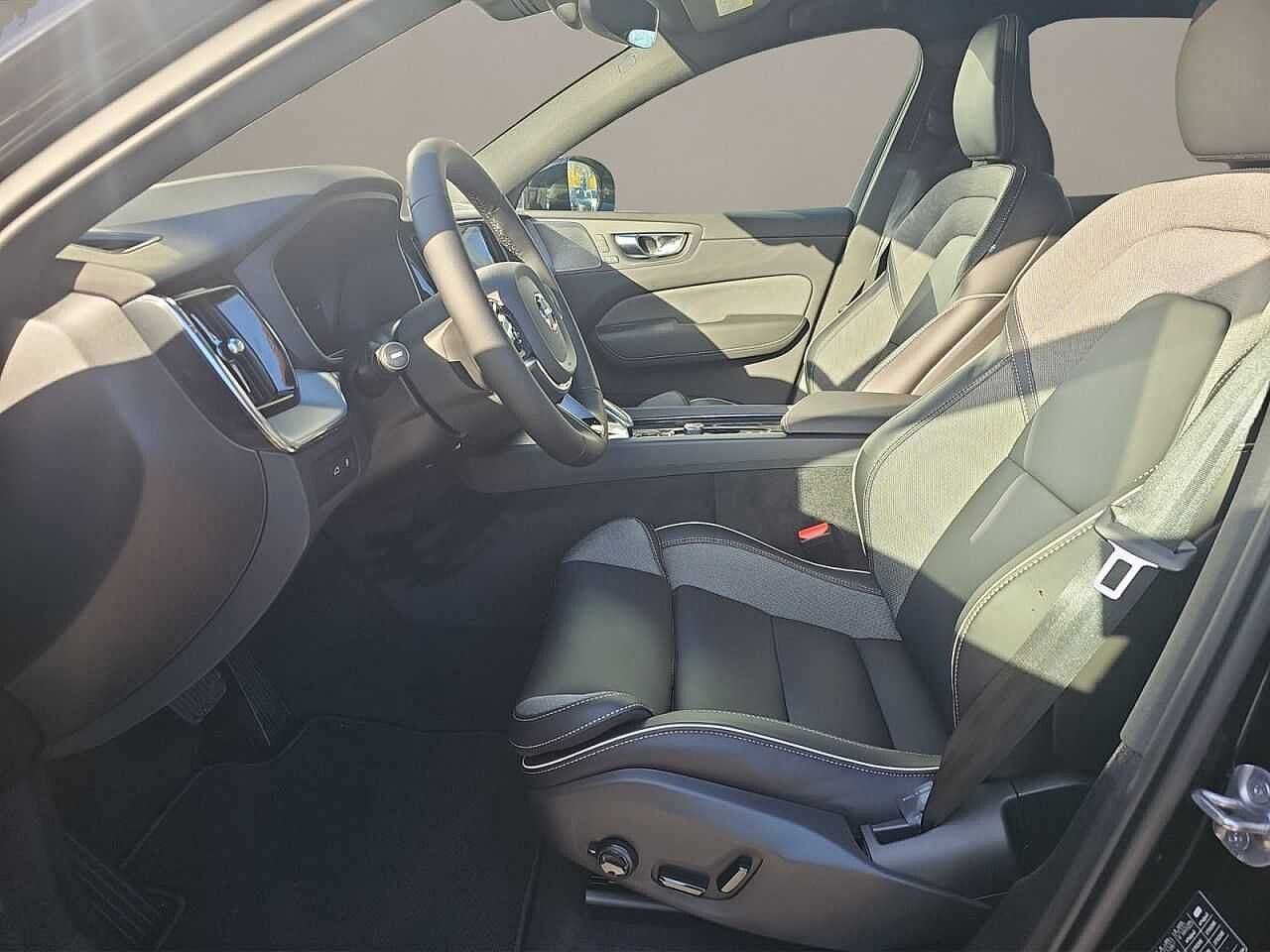 Volvo XC60 AWD Plus T8