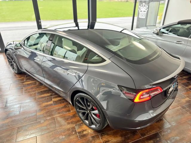 Tesla Model 3 Performance
