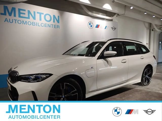 BMW 330 330e M-Sport xDrive