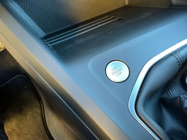 Volkswagen Golf Rabbit TSI