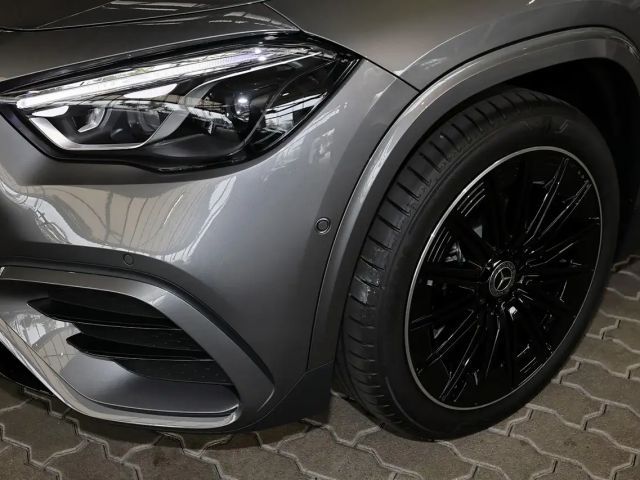 Mercedes-Benz GLA 200 AMG Line