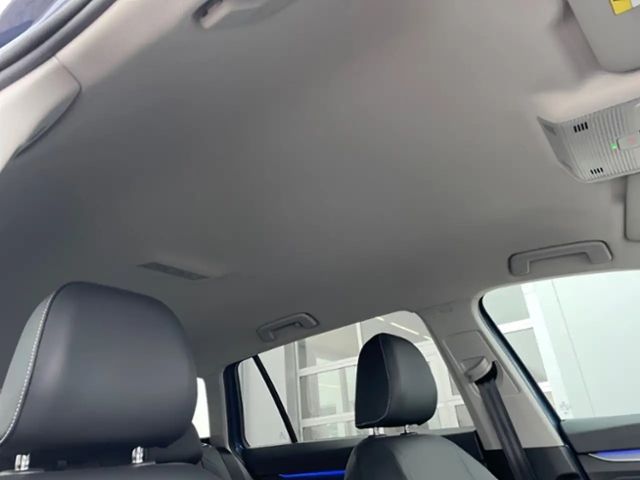 Volkswagen Golf 1.5 eTSI DSG Golf VIII Variant