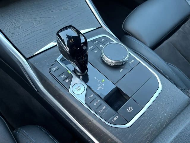 BMW 320 320e M-Sport Sedan