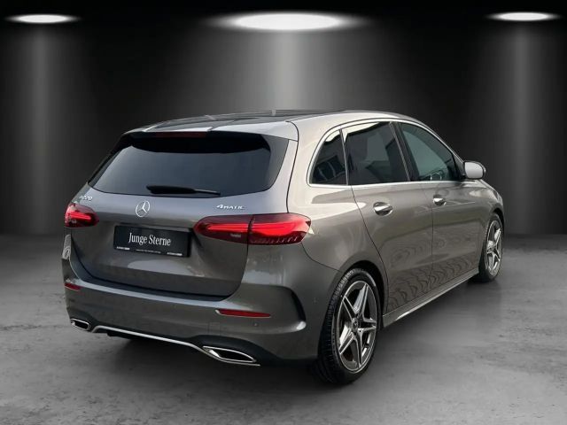 Mercedes-Benz B 220 4MATIC AMG Line Sedan