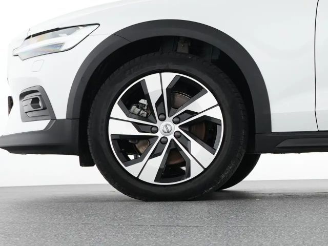 Volvo V60 Cross Country AWD Plus