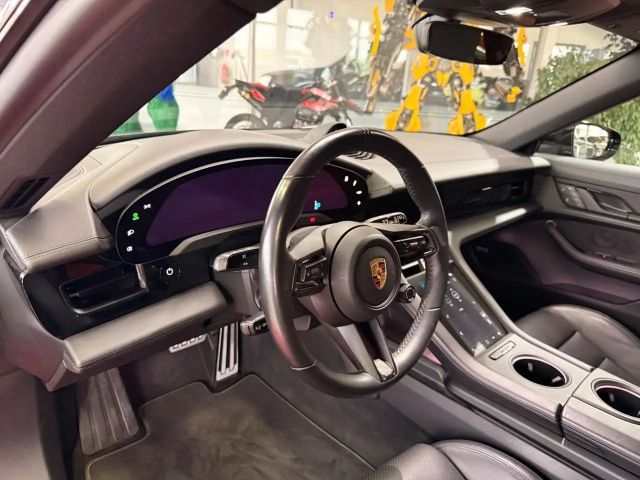 Porsche Taycan 4 Cross Turismo