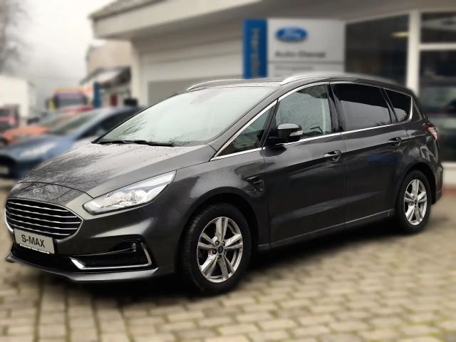 Ford S-Max Titanium