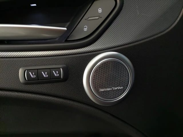 Alfa Romeo Stelvio AT8 Q4 Veloce