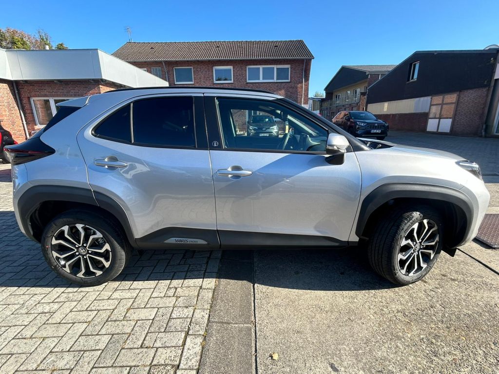 Toyota Yaris Cross 4x2 5-deurs Plus