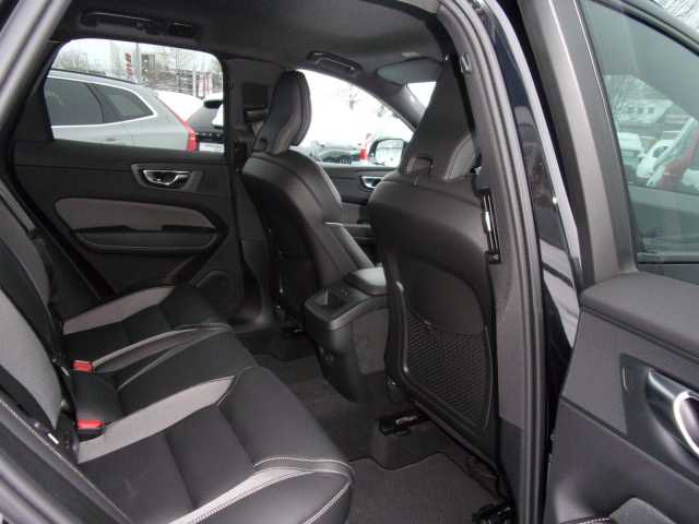 Volvo XC60 AWD Dark Plus