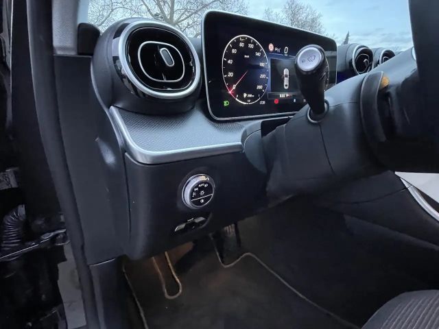 Mercedes-Benz C 200 Sedan