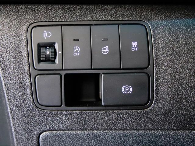 Hyundai Staria Signature