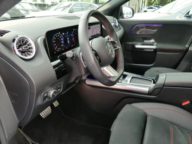 Mercedes-Benz GLA 200 AMG Line