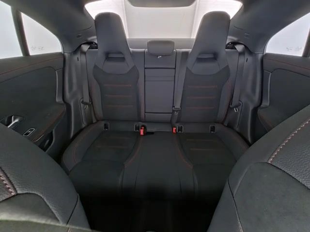 Mercedes-Benz CLA 200 AMG Line Coupé Sedan